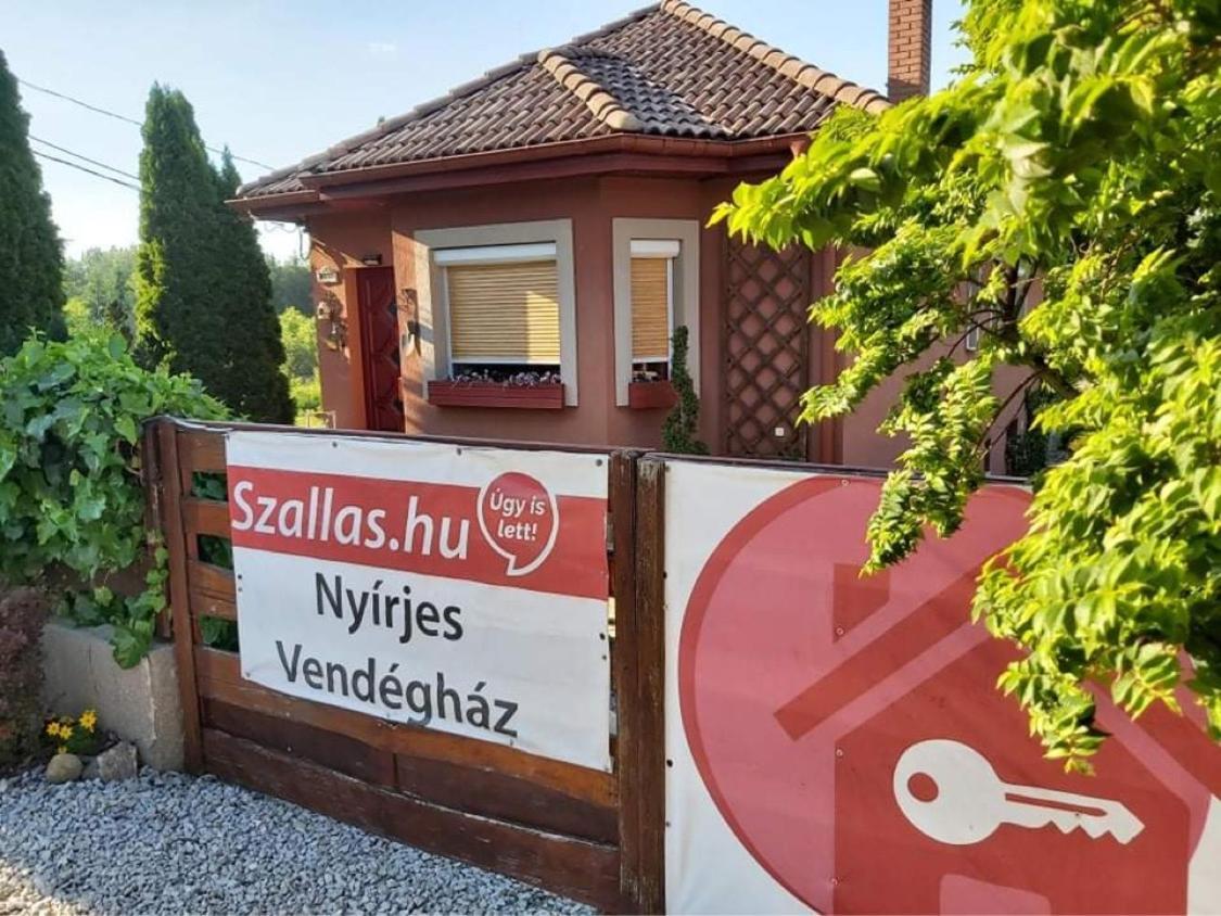 Hotel Nyirjes Vendeghaz Balassagyarmat Exterior foto